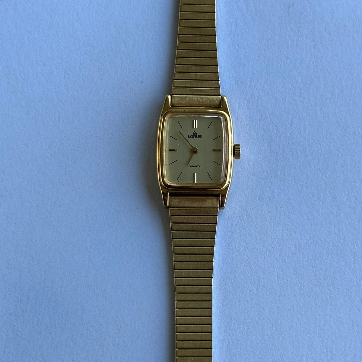 Lorus by SEIKO Mujer Rectangular Dorado Año 1986 — 1109-IMG_3694.jpeg