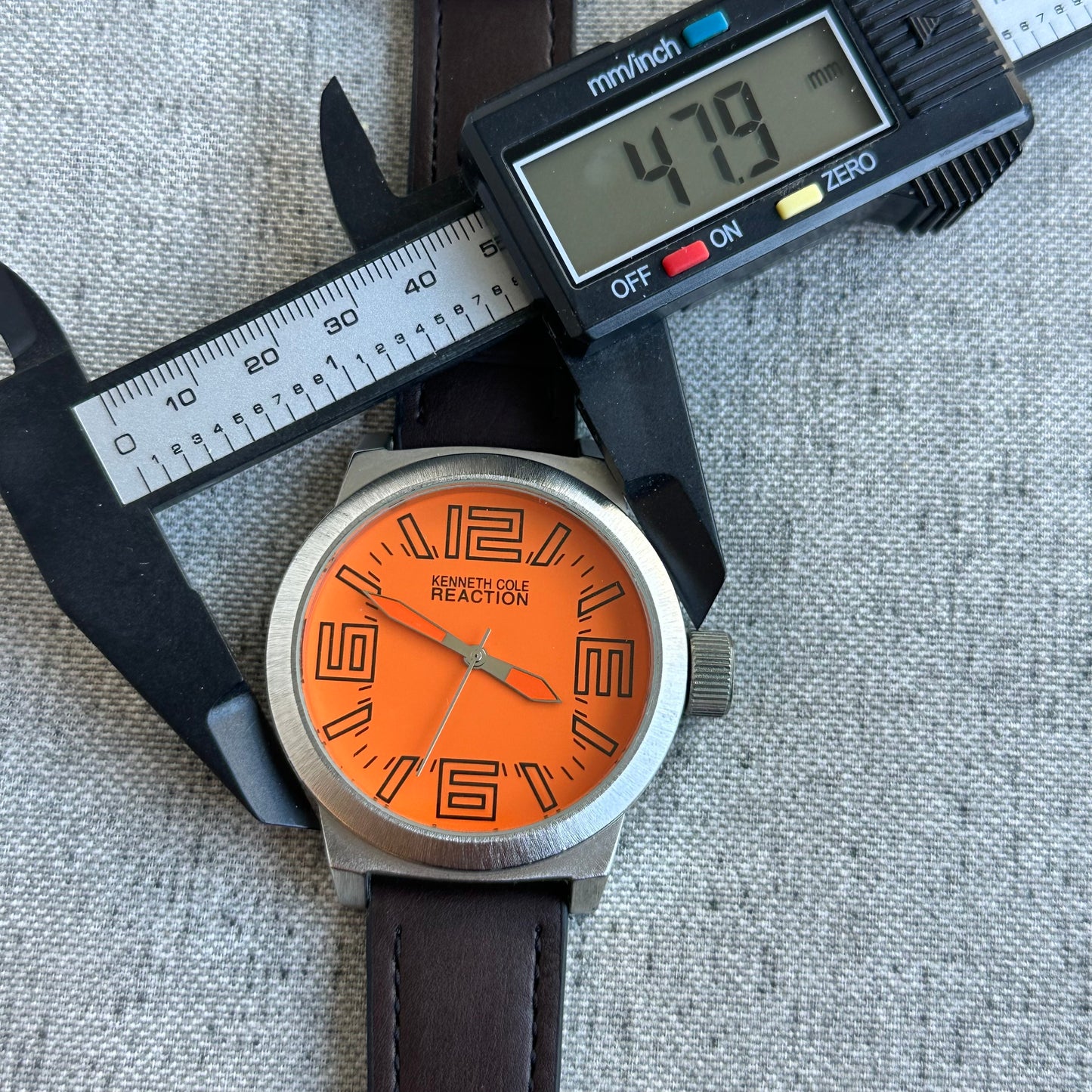 Reloj Kenneth Cole Hombre 2010s Naranja Oversize Acero RARO