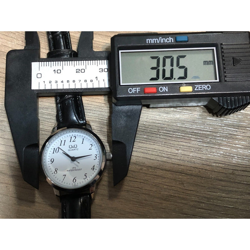 Reloj Q&q Vintage Mujer Dial Blanco Bajo Números Negros
