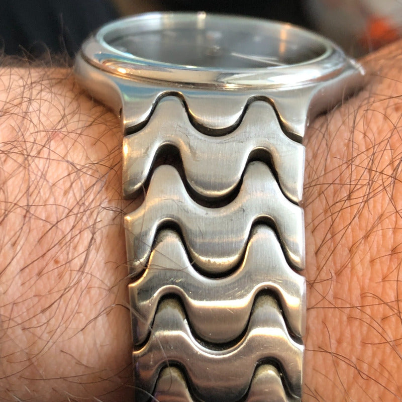 Reloj Kenneth Cole Hombre 1998 Sunburst Pulsera Ondulada
