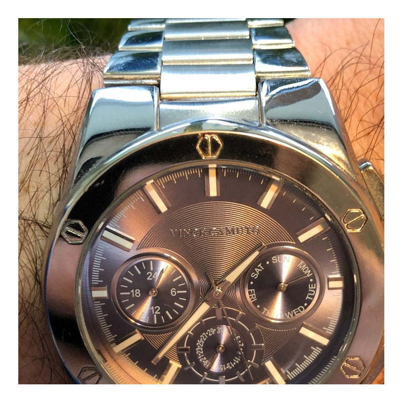 Reloj Vince Camuto Violeta Tornasol Caja Grande 44mm Hombre