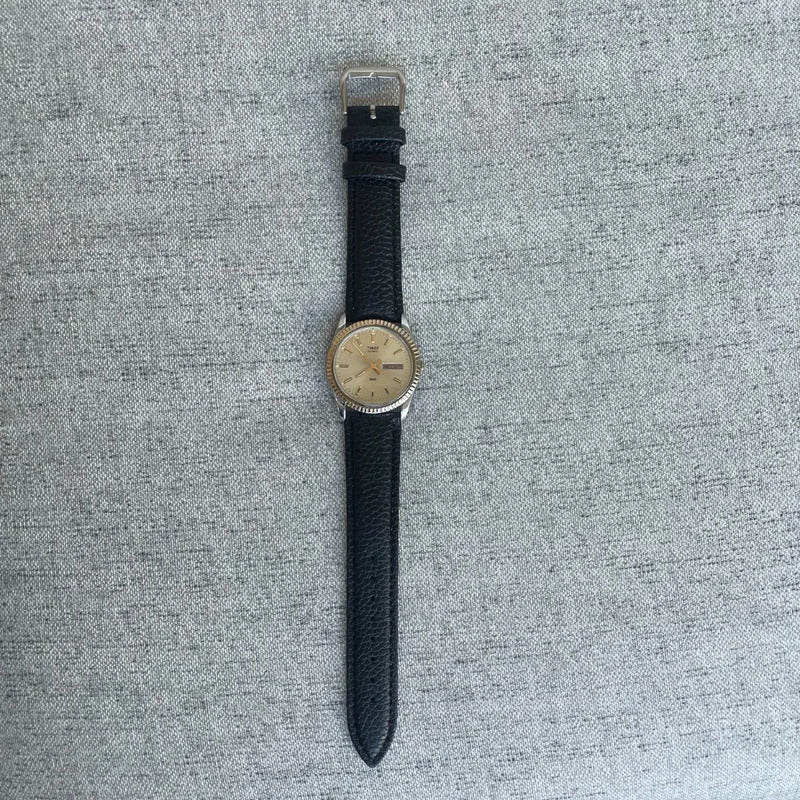 Reloj Timex Quartz Day-date Hombre Vintage 1988 Bisel Acanalado