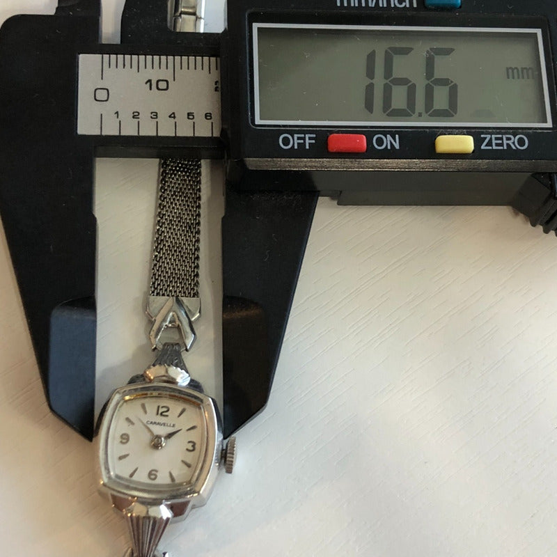 Caravelle By Bulova Mujer 1969 A Cuerda Rubíes Visibles