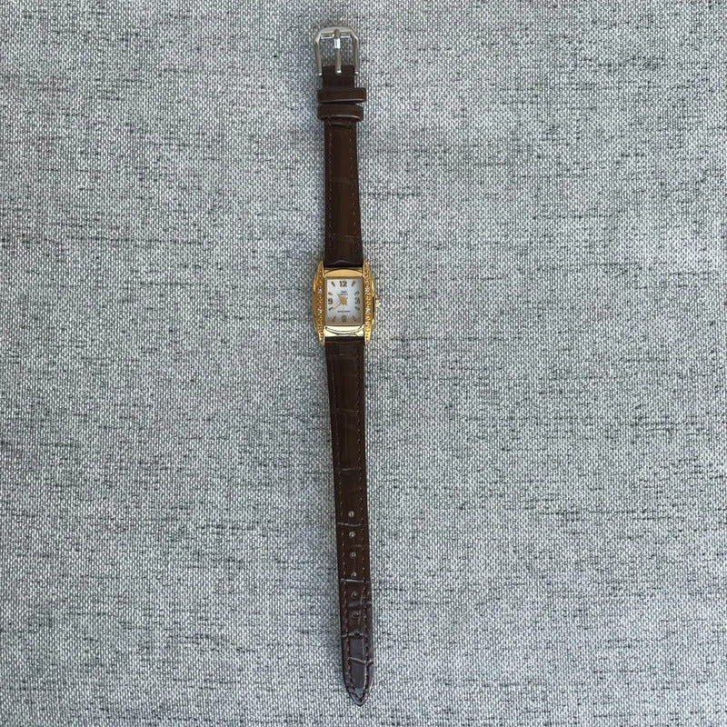 Reloj Q&q Mujer Rectangular 2011 Dorado Cristales Originales