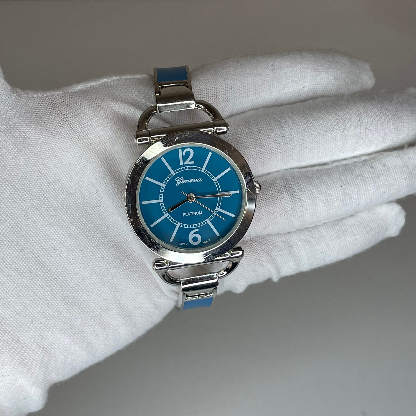 Reloj Geneva Platinum 2732 Blue Cuff Año 2002 Mujer