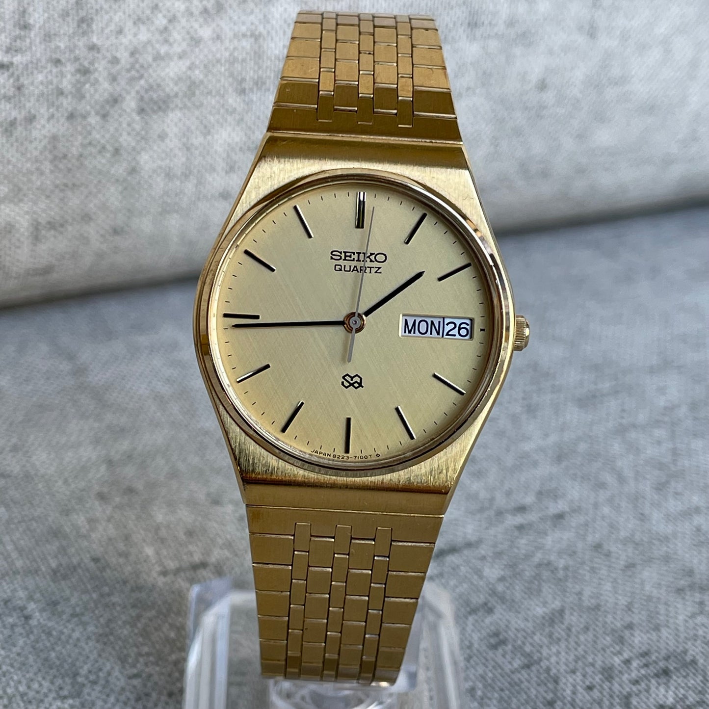 Reloj SEIKO Hombre 8223 Dorado Día Fecha NOV.1989 Pulsera Integrada