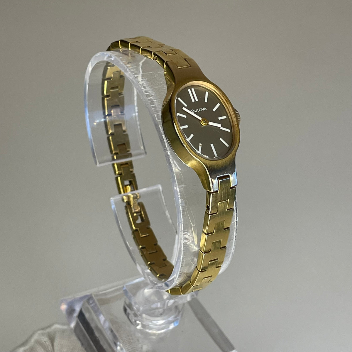 Reloj Joya Bulova Elab. en 1972 Calibre 6BD de 17 Rubíes Chapado en Oro ÚNICO