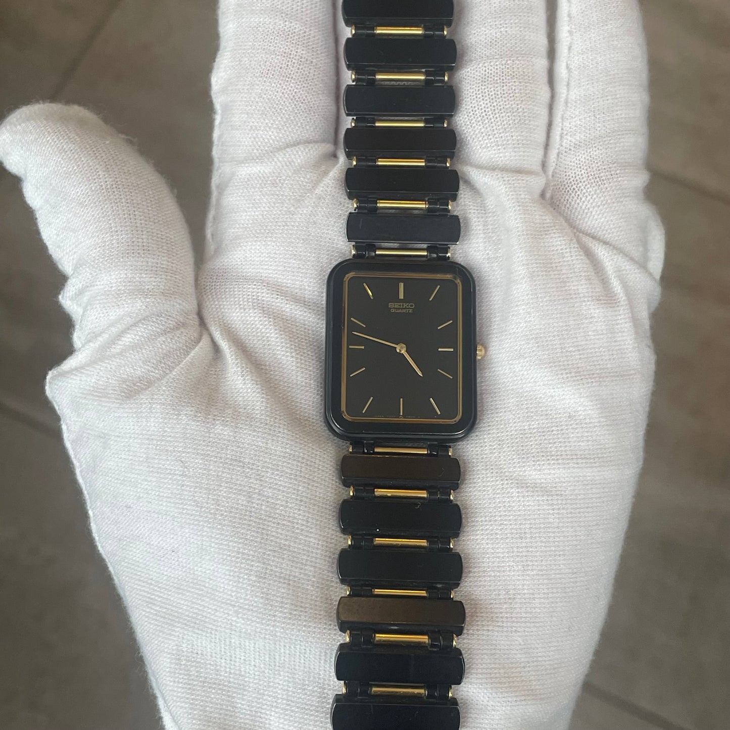 Reloj SEIKO Mujer enero/1985 Rectangular Negro Dorado RARO