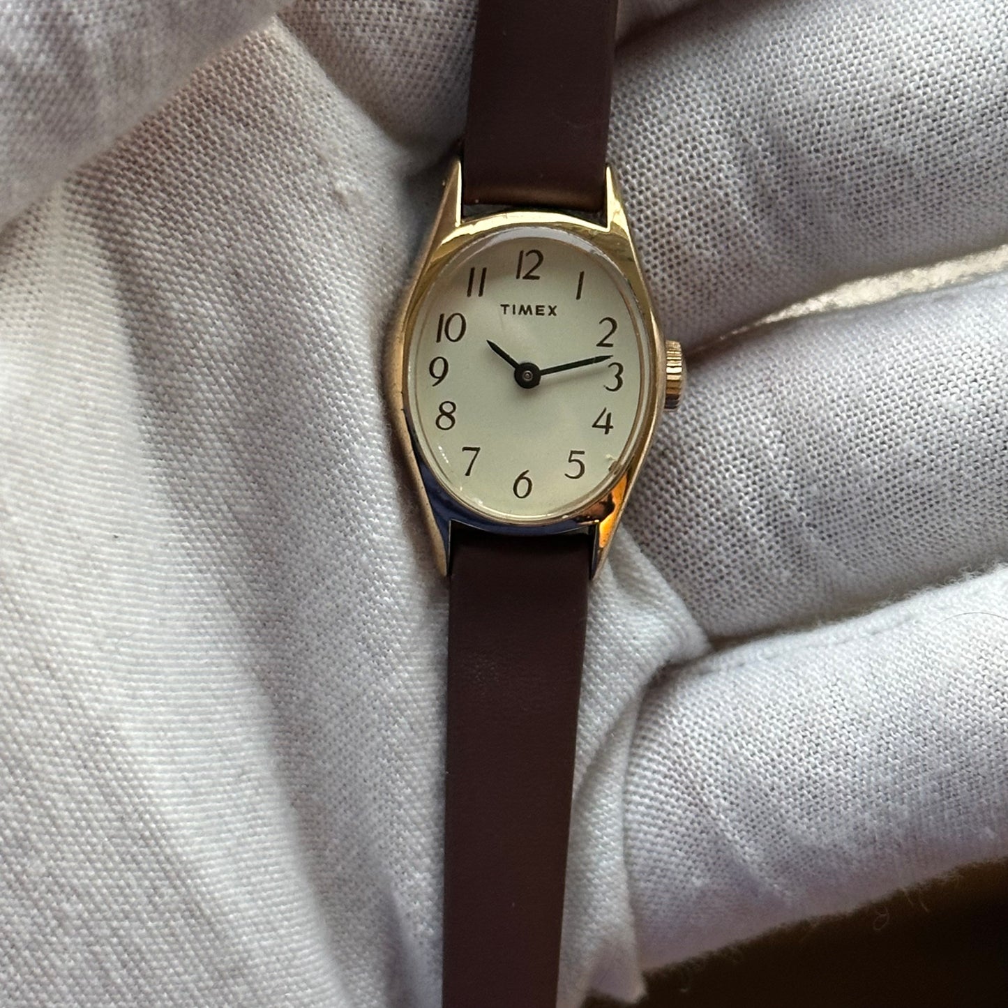 Reloj Timex Mujer A Cuerda Años 80´s Dorado Dress Oval