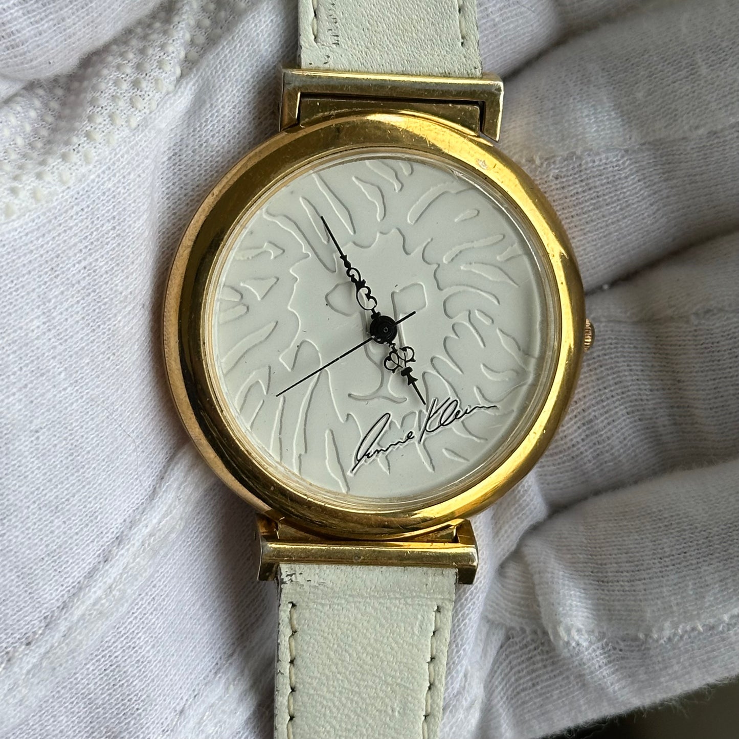 Reloj Anne Klein Mujer ISA Swiss Relief Año 1998 Lion White
