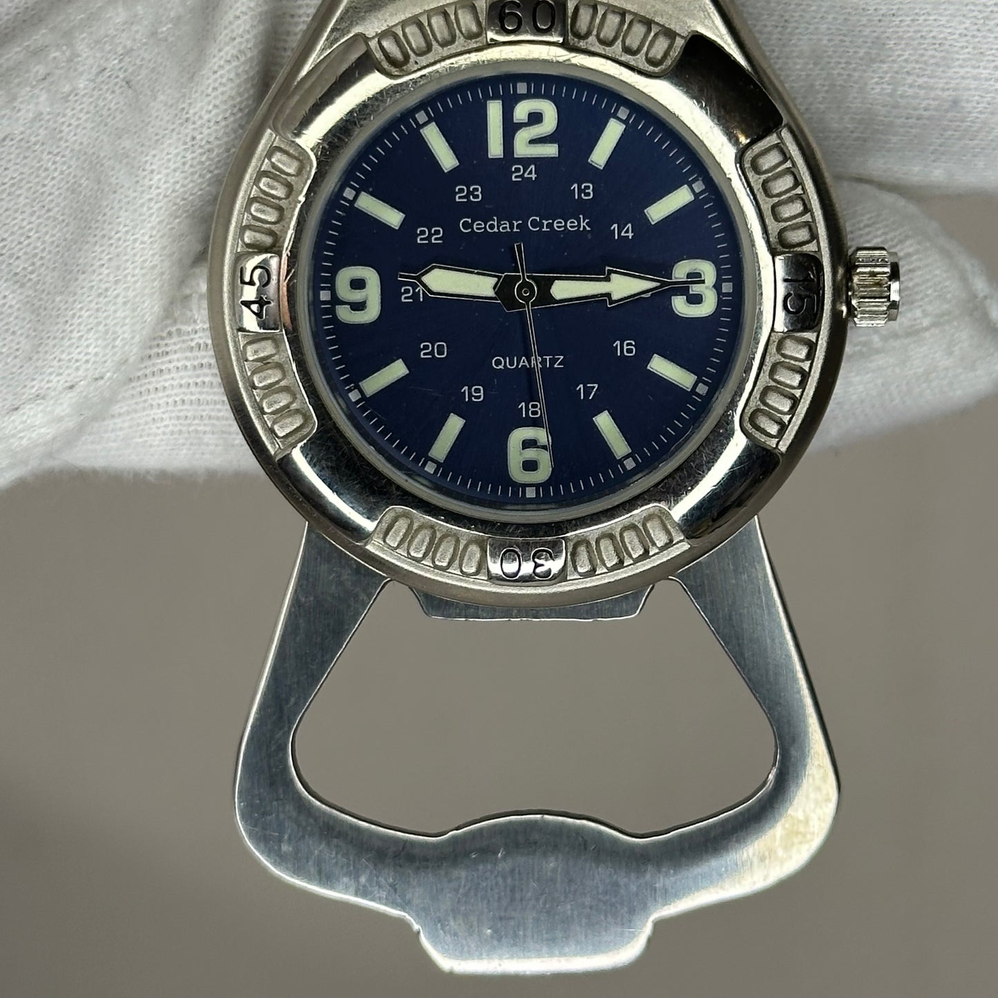 Reloj Gancho Cedar Creek V-160 Año 2008 Japan Movt. 43 mm