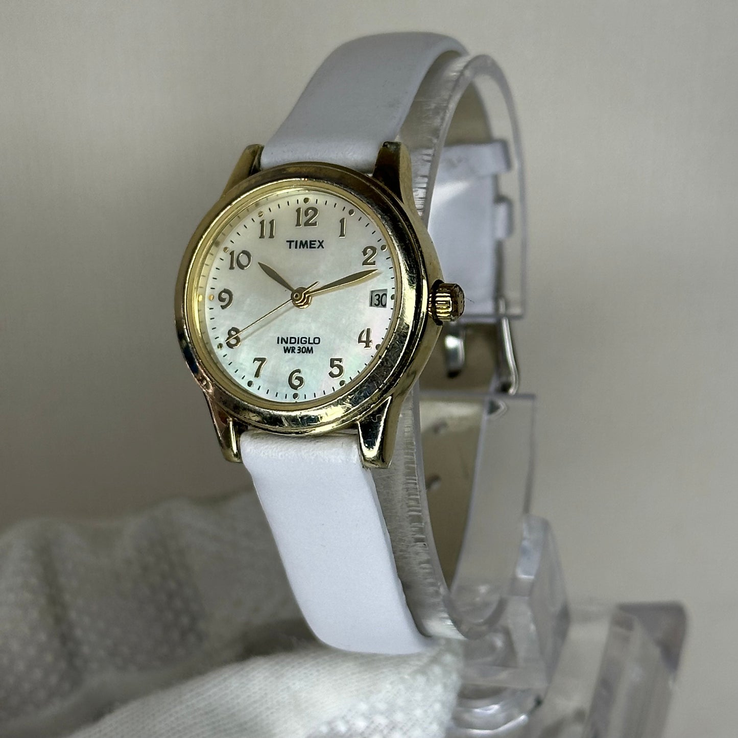 Reloj Timex Indiglo Mother of Pearl WR30M Agosto 2009 Cuarzo 27 mm