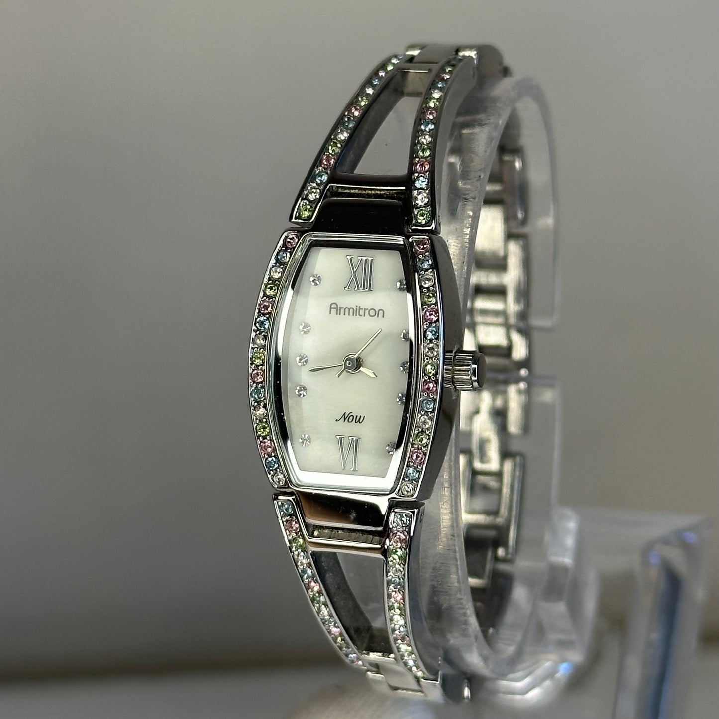 Reloj Armitron Now Mujer 75/3531SV Año 2010 Cristales multitonales ÚNICO