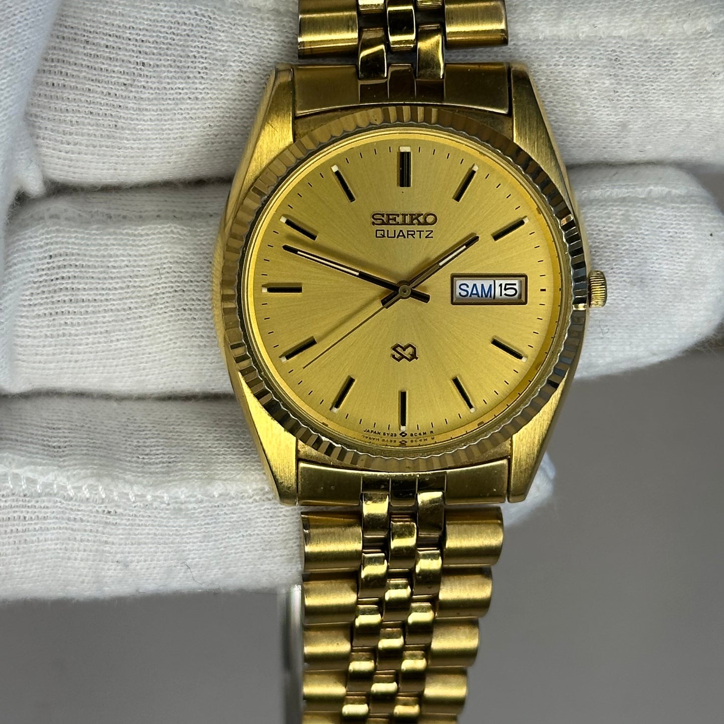 Reloj Seiko Quartz Años 90´s Hombre SQ 5Y23A dorado calendario inglés-francés IMPECABLE