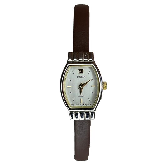 Reloj Pulsar by SEIKO V232-6960 Mujer Caja Tonneau TwoTone Abril de 1988 Compacto — frontal sin fondo