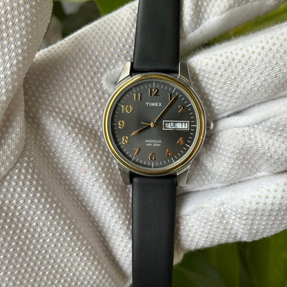 Reloj Timex Indiglo Hombre TwoTone Dial Gris y Doble Calendario Nov. de 2018 Impecable