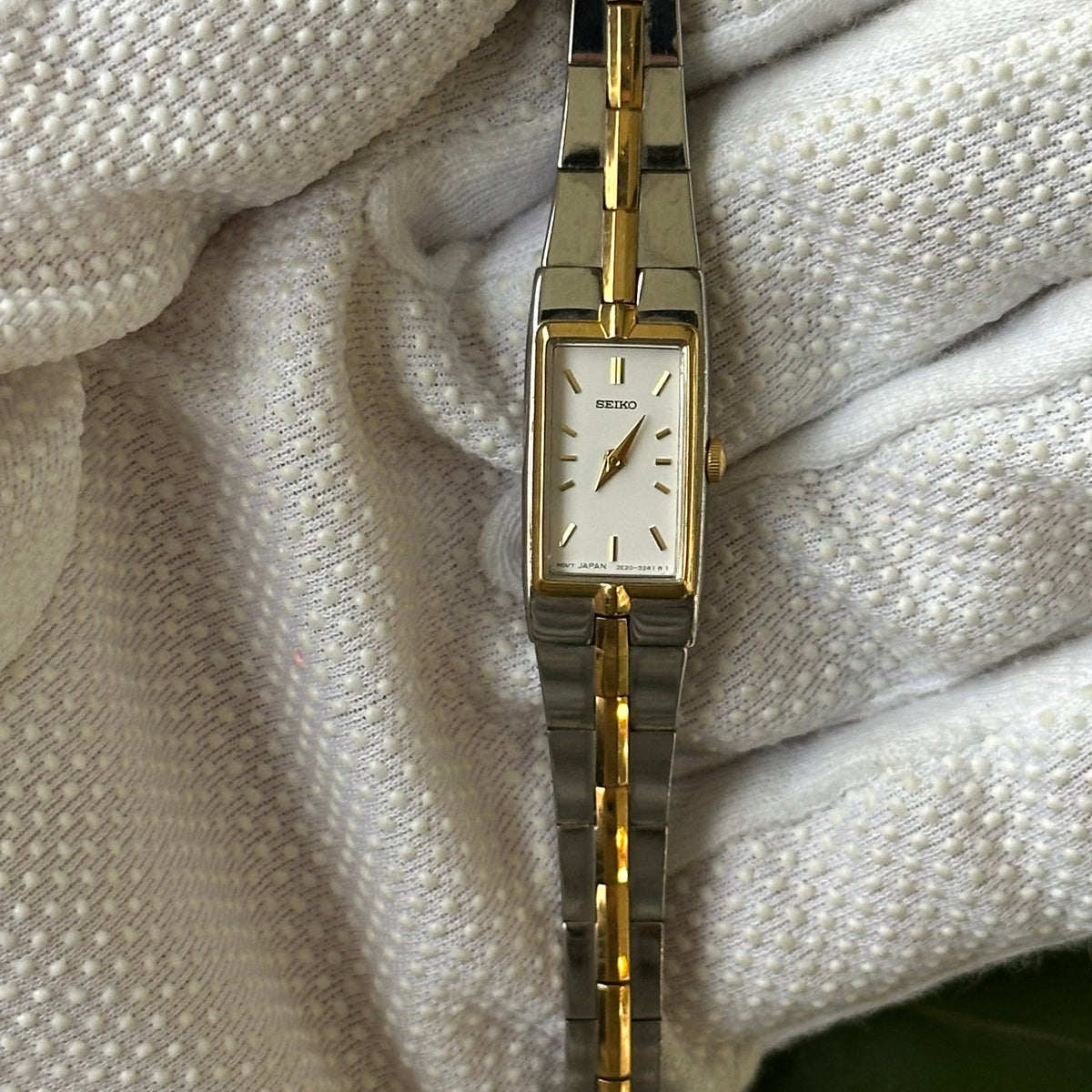 Reloj Joya Seiko 2E20-7479 rectangular bicolor Abril de 1991 Inspiración Art Déco