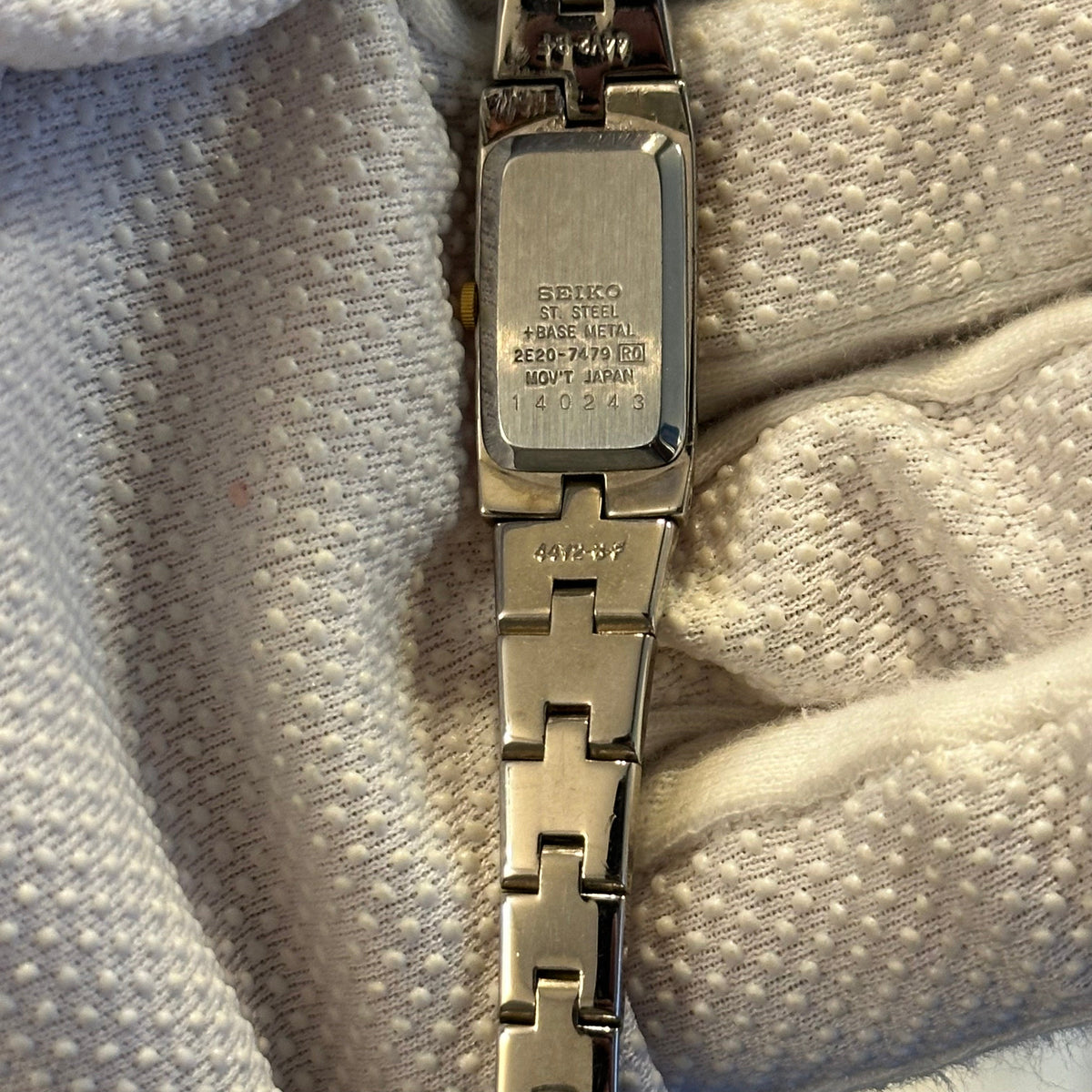 Reloj Joya Seiko 2E20-7479 rectangular bicolor Abril de 1991 Inspiración Art Déco