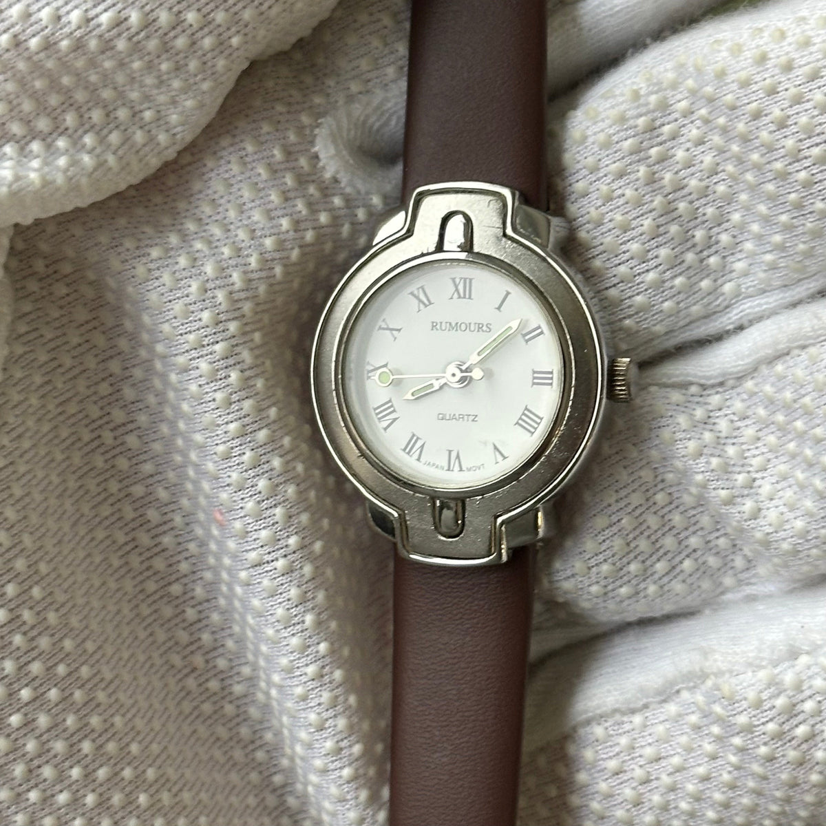 Reloj Rumours Mujer Quartz 43326 Dial Marfil Números Romanos Año 1993
