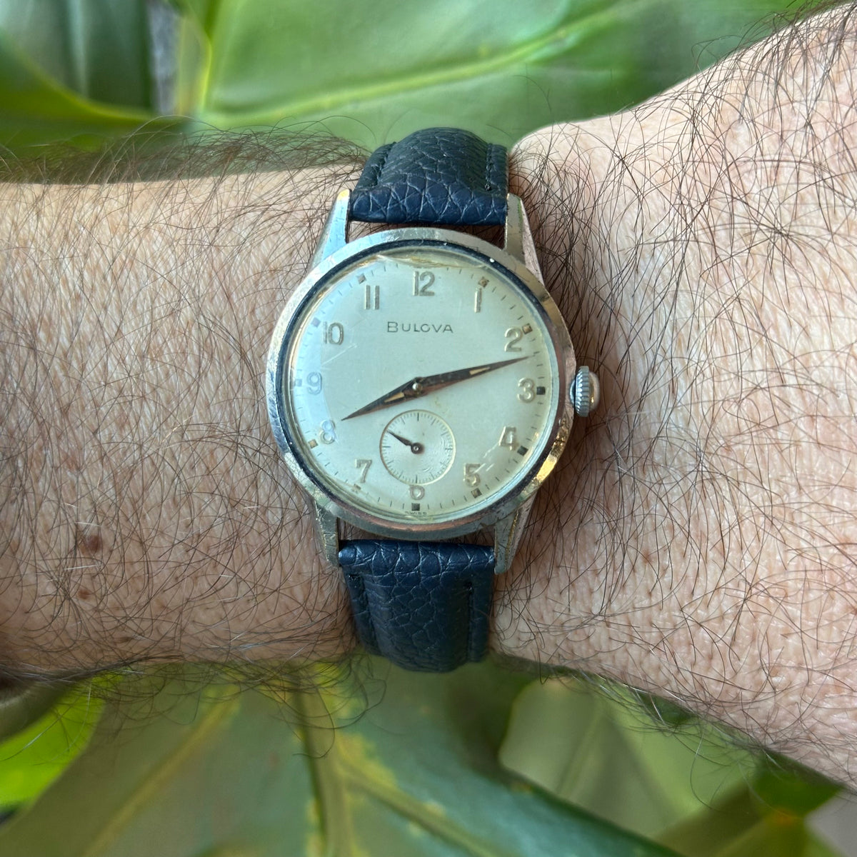 Reloj Bulova A Cuerda Mecánico Suizo con Segundero Pequeño Año 1957 ESCASO