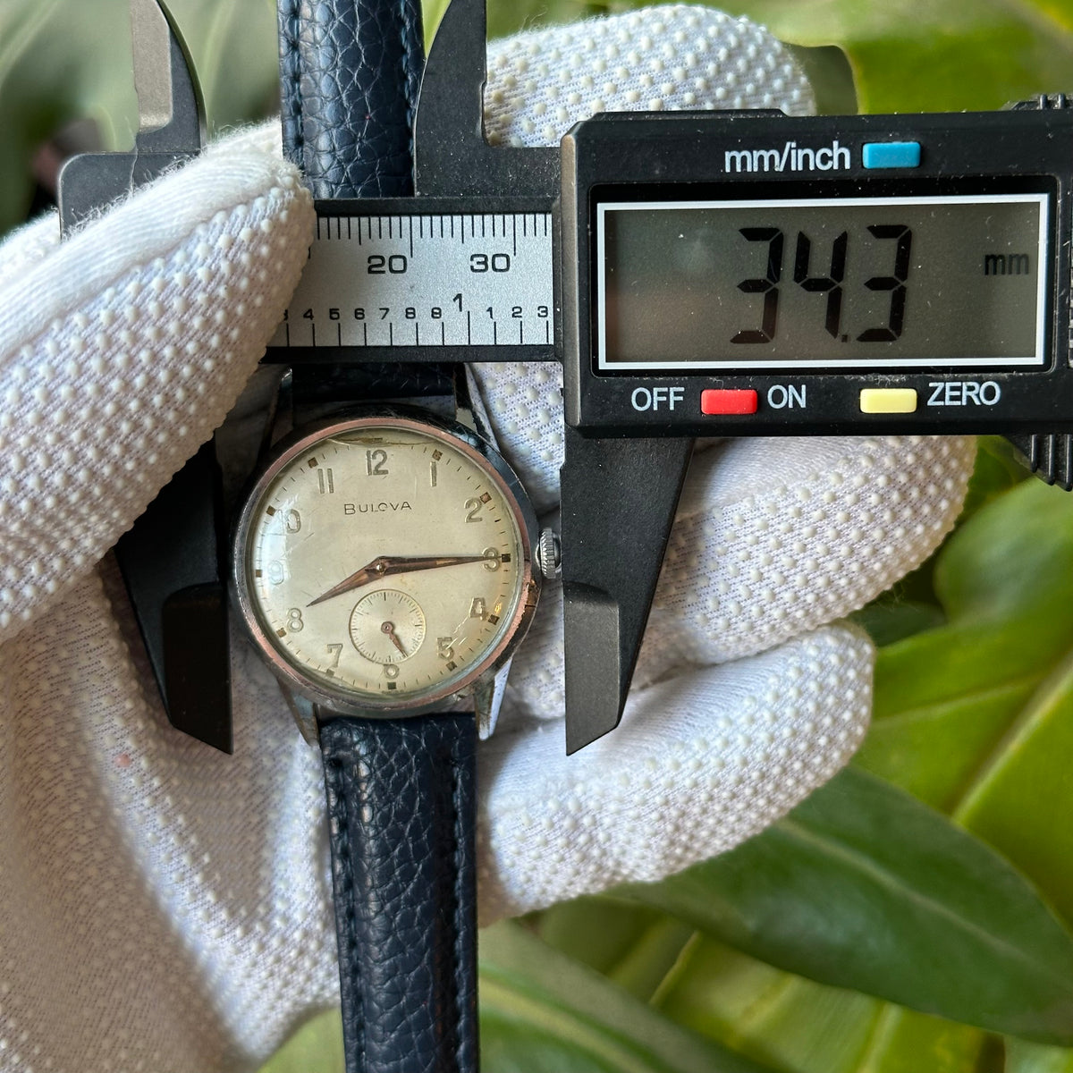 Reloj Bulova A Cuerda Mecánico Suizo con Segundero Pequeño Año 1957 ESCASO