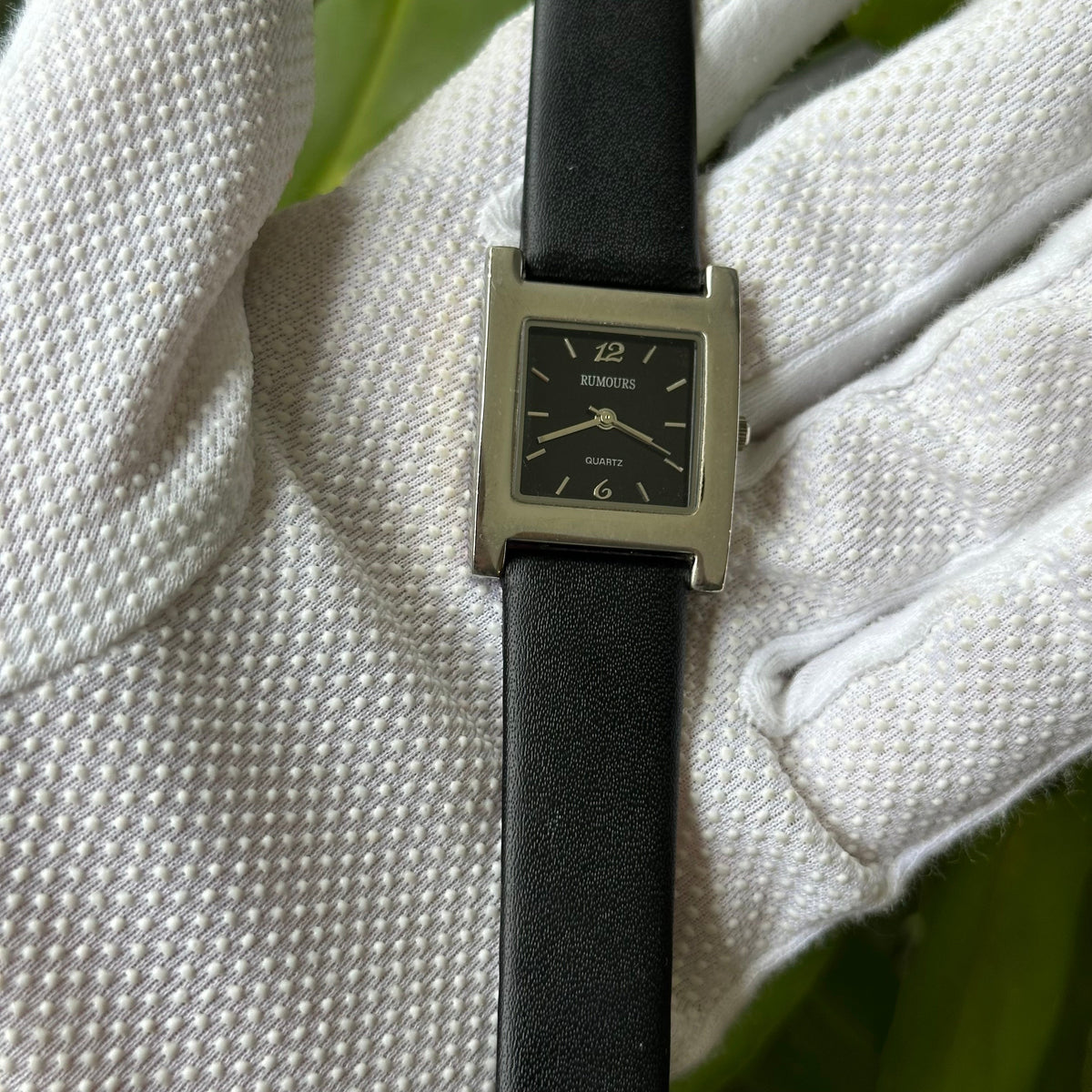 Rumours 21499 Mujer Dial Negro y Diseño Geométrico Año 1999