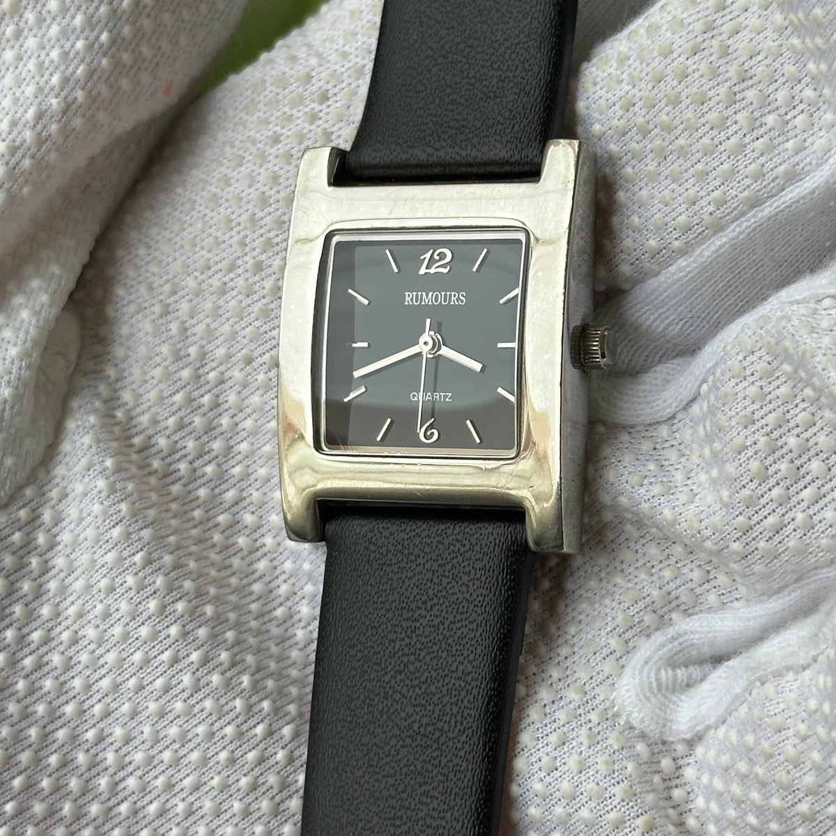 Rumours 21499 Mujer Dial Negro y Diseño Geométrico Año 1999