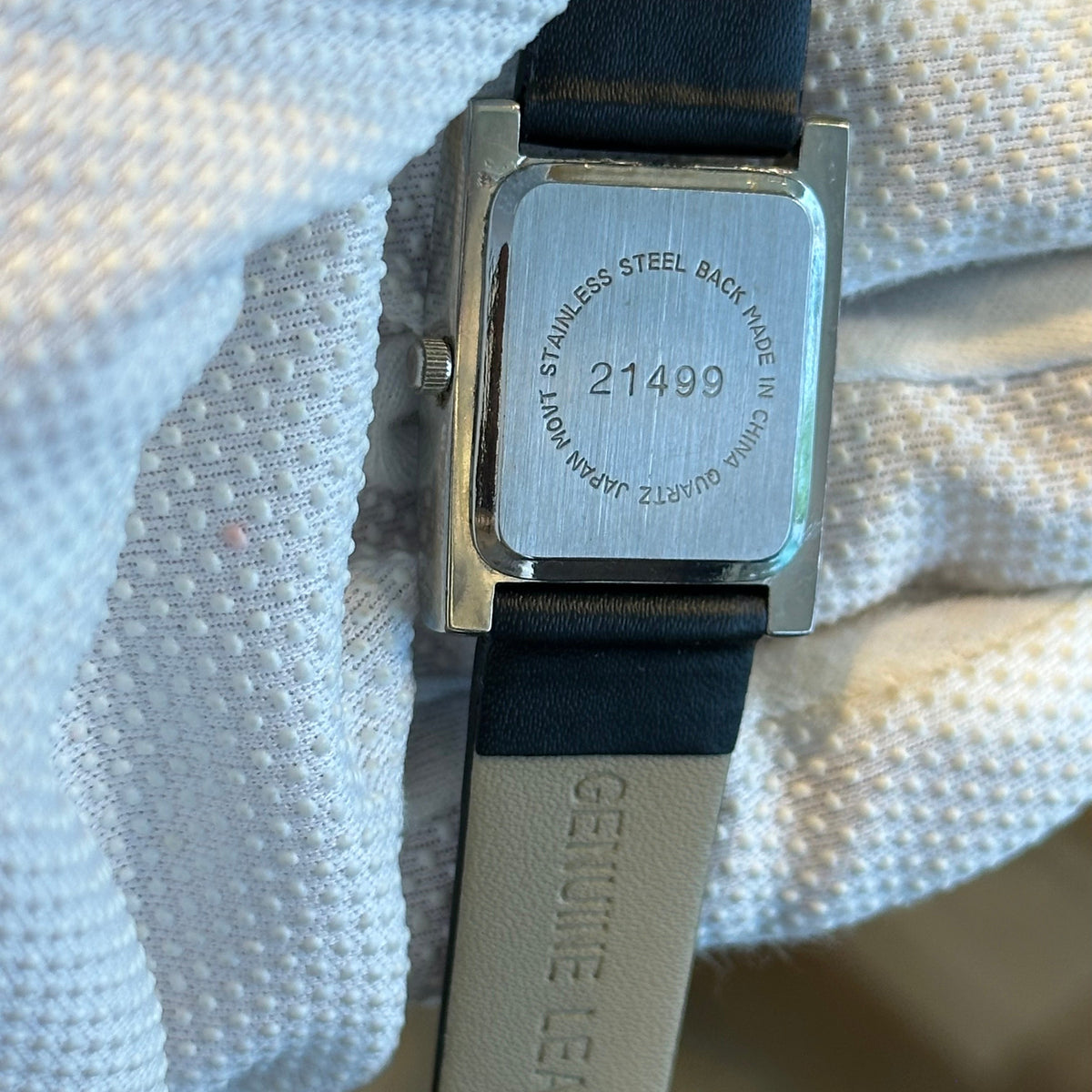 Rumours 21499 Mujer Dial Negro y Diseño Geométrico Año 1999