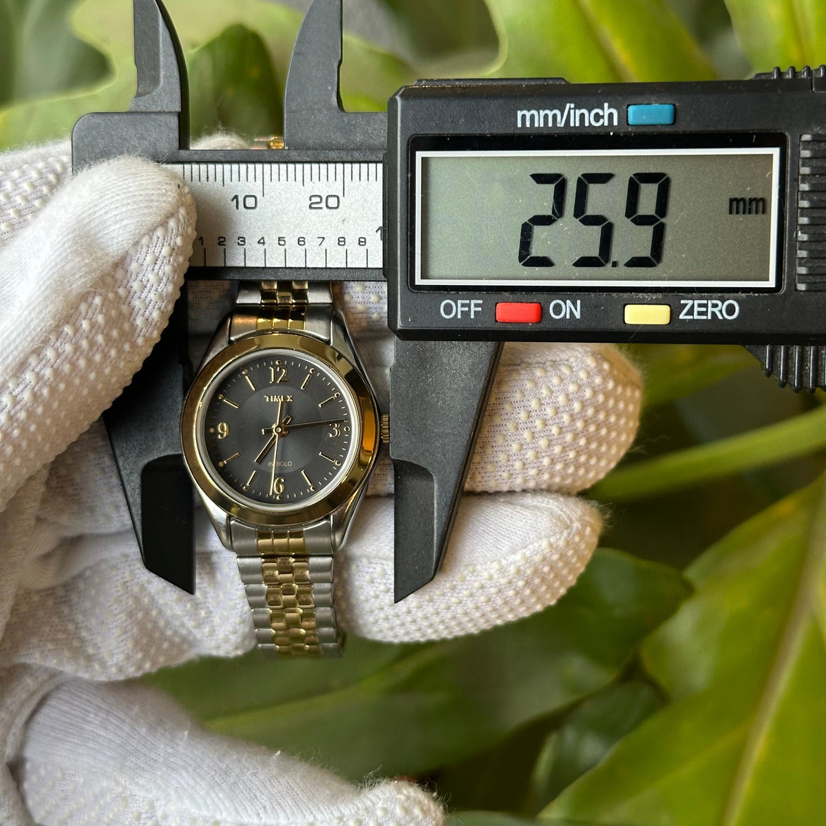 Timex Two-Tone Dial Dial Gris ILUMINADO Abril 2013 Impecable