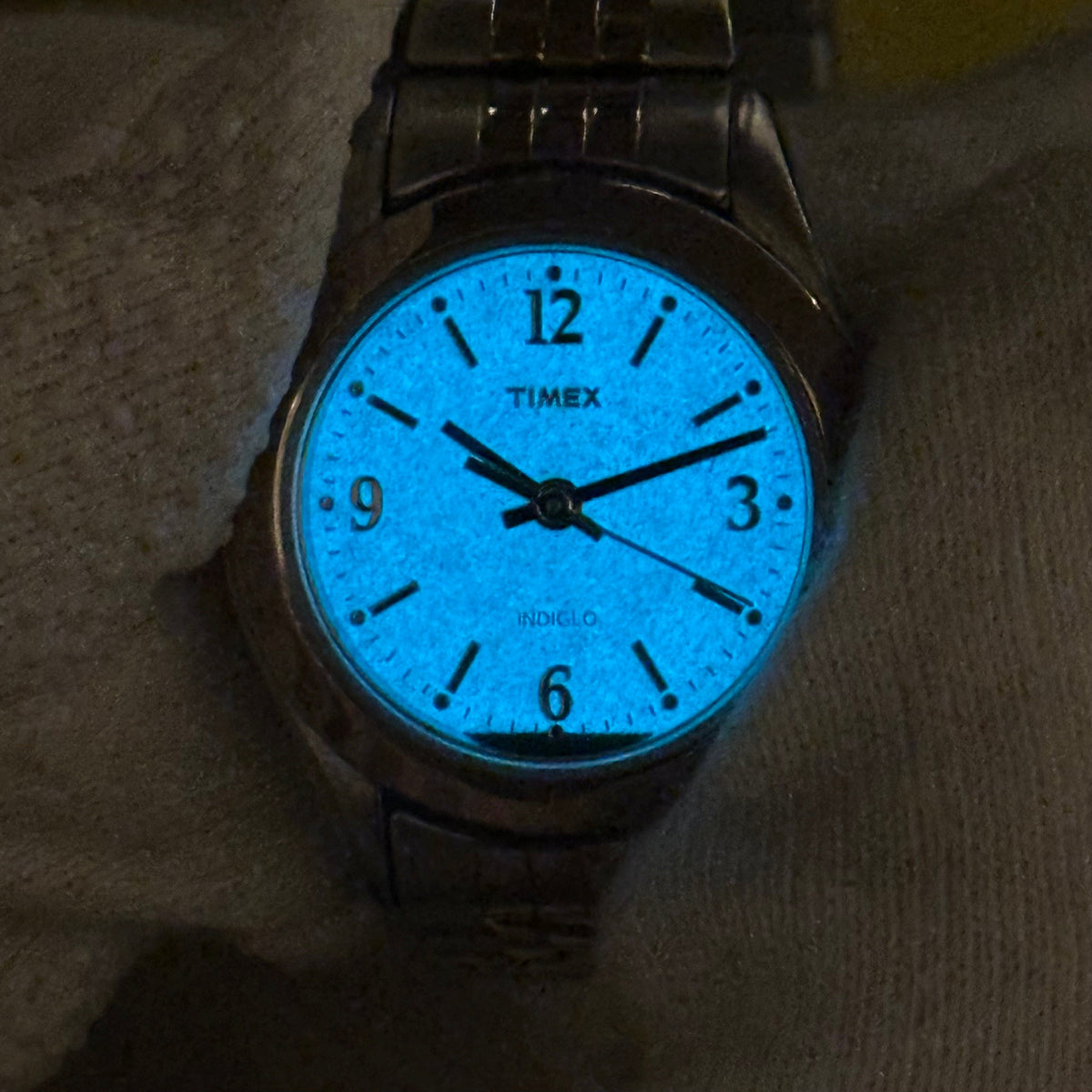 Timex Two-Tone Dial Dial Gris ILUMINADO Abril 2013 Impecable