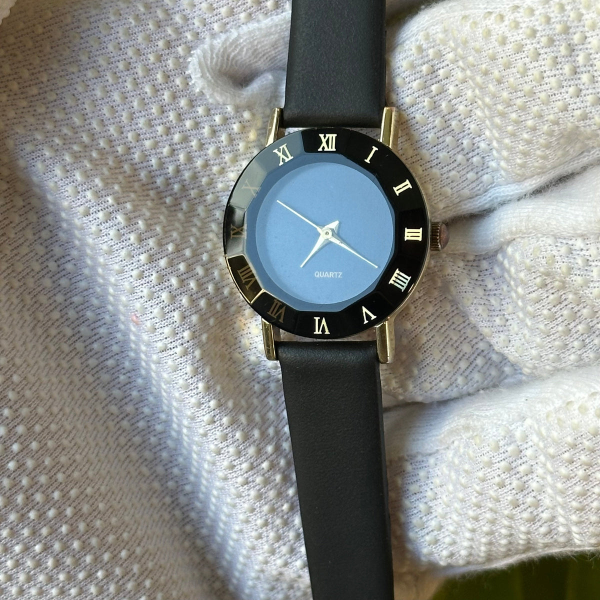 Accutime Negro Facetado y Romanos Dorados 2016 Impecable