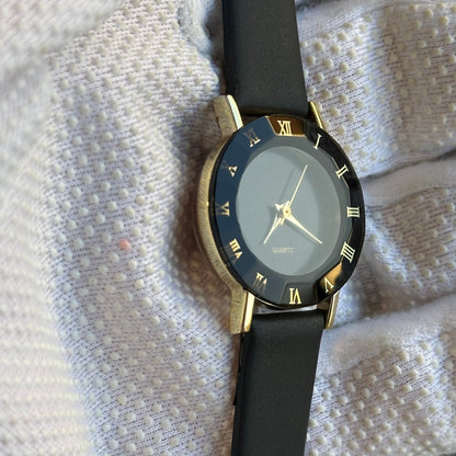 Accutime Negro Facetado y Romanos Dorados 2016 Impecable