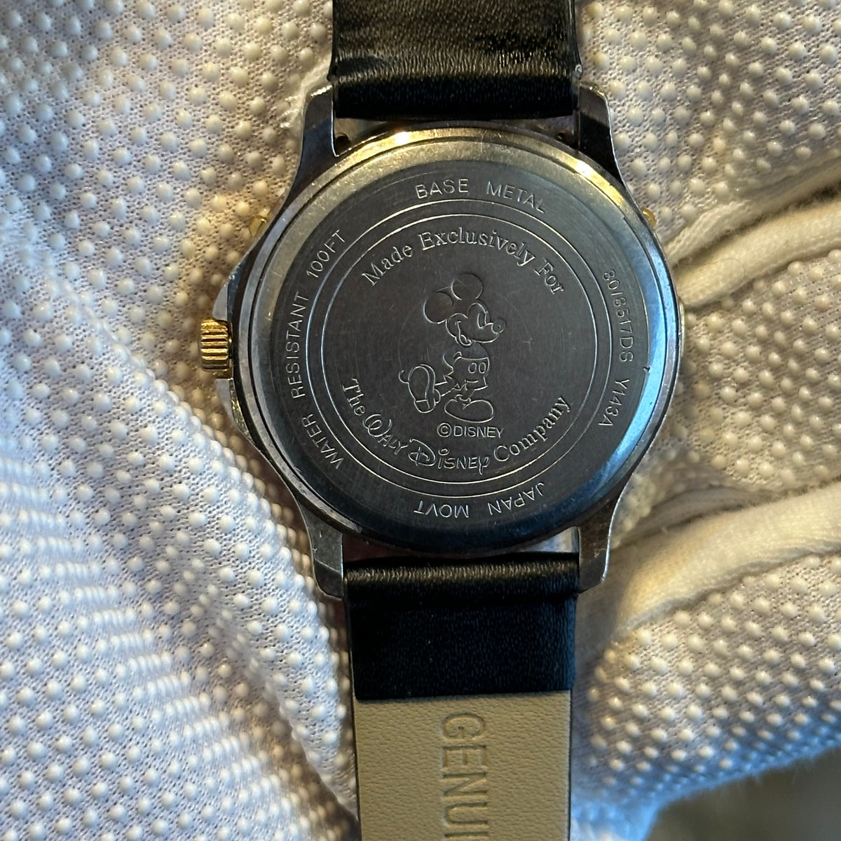 Disney Hombre Mickey Mouse dorado reflectante con día y fecha 1992