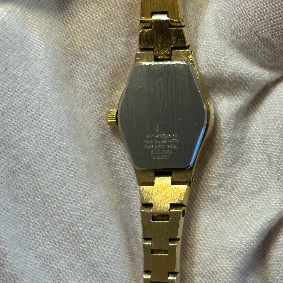 Belair Mujer A8014 Brazalete Dorado Integrado Año 1988 — IMG_2853.jpeg