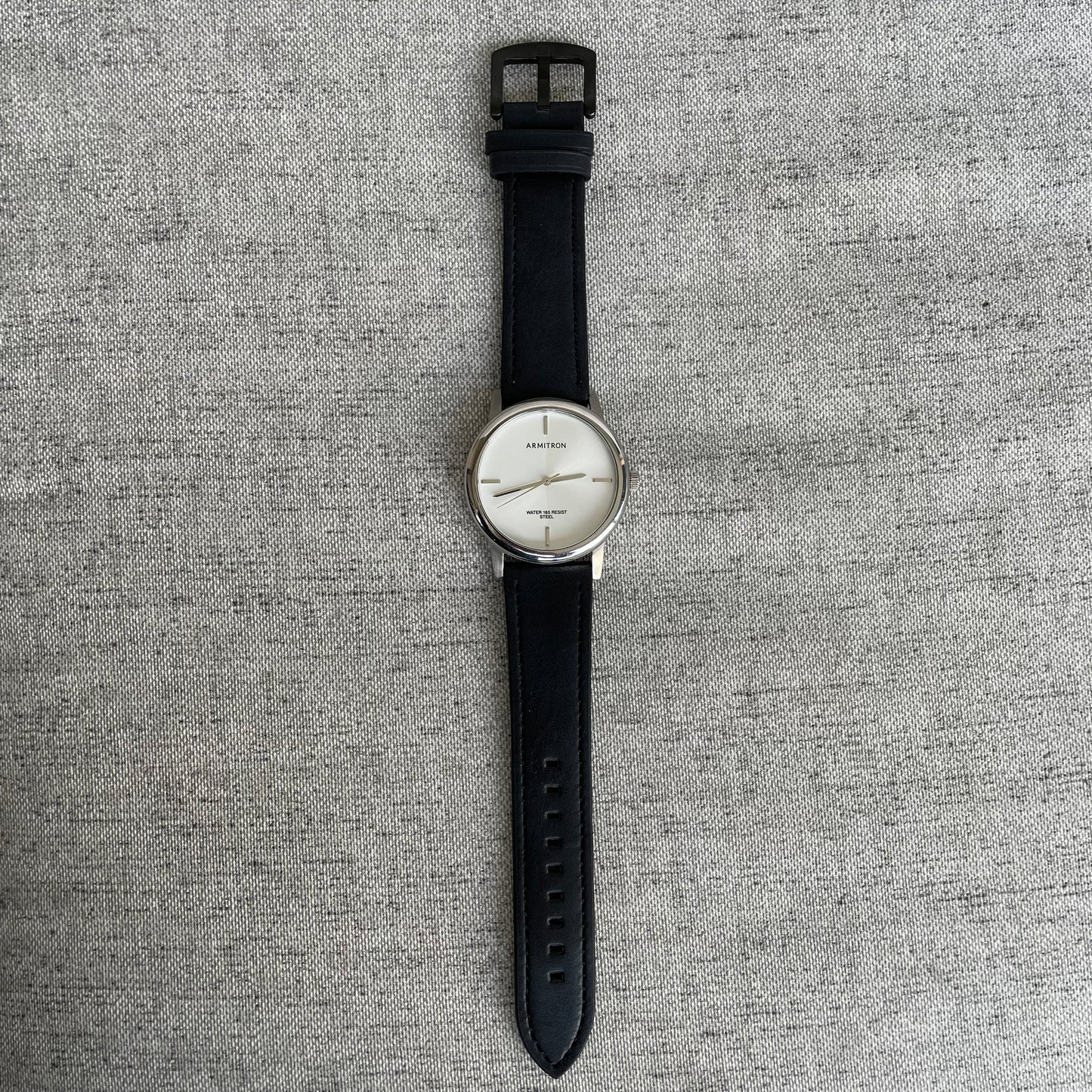 Armitron Minimalista Acero 2010s Hombre Impecable Dial Mármol