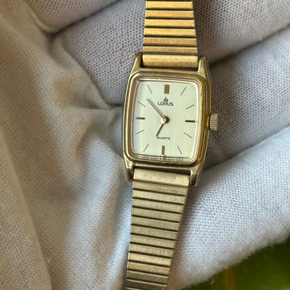 Lorus by SEIKO Mujer Rectangular Dorado Año 1986 — 1109-IMG_3691.jpeg
