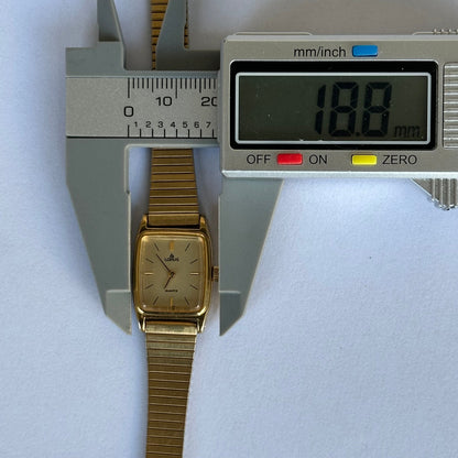 Lorus by SEIKO Mujer Rectangular Dorado Año 1986 — 1109-IMG_3697.jpeg