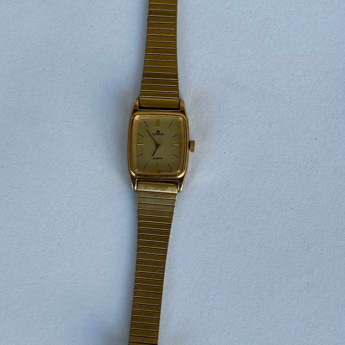 Lorus by SEIKO Mujer Rectangular Dorado Año 1986 — 1109-IMG_3699.jpeg