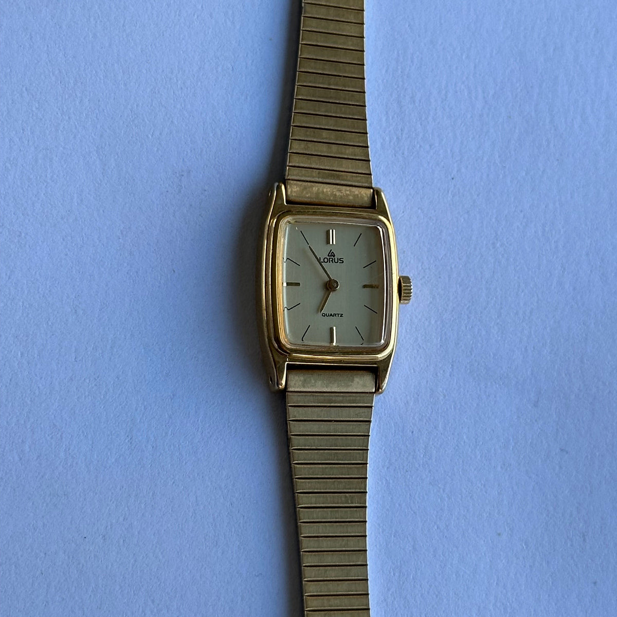 Lorus by SEIKO Mujer Rectangular Dorado Año 1986 — 1109-IMG_3705.jpeg