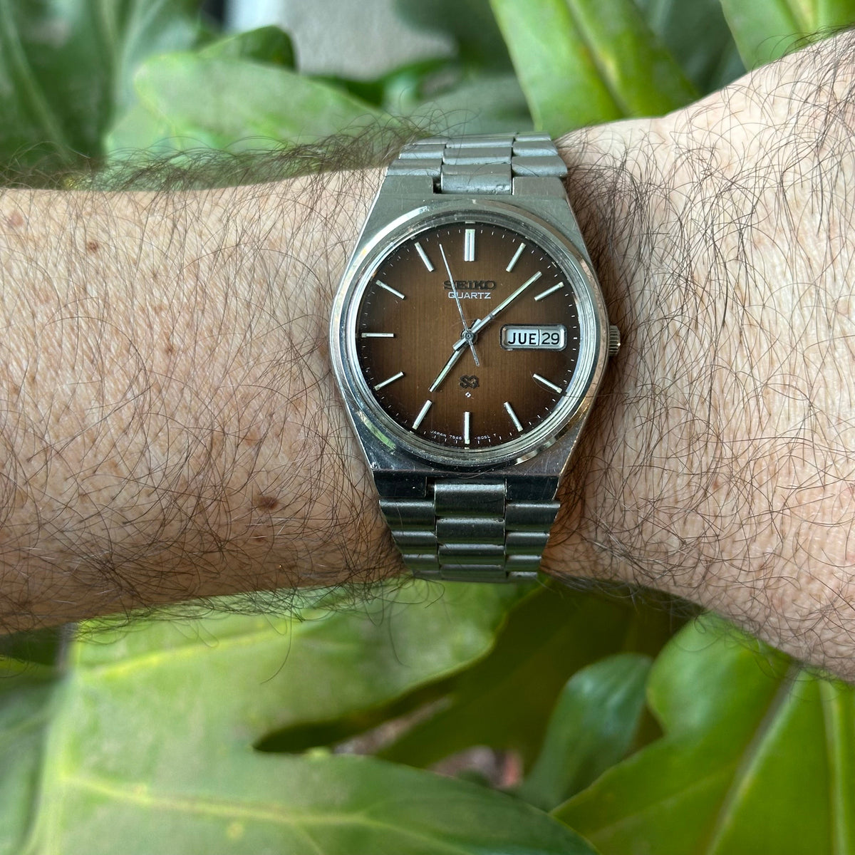 Seiko SQ Hombre Dial Café Degradado Pulsera Original Octubre 1977 — 1112-IMG_3773.jpeg