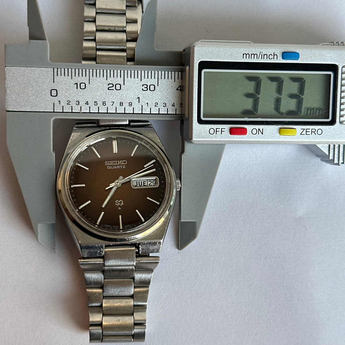 Seiko SQ Hombre Dial Café Degradado Pulsera Original Octubre 1977 — 1112-IMG_3786.jpeg