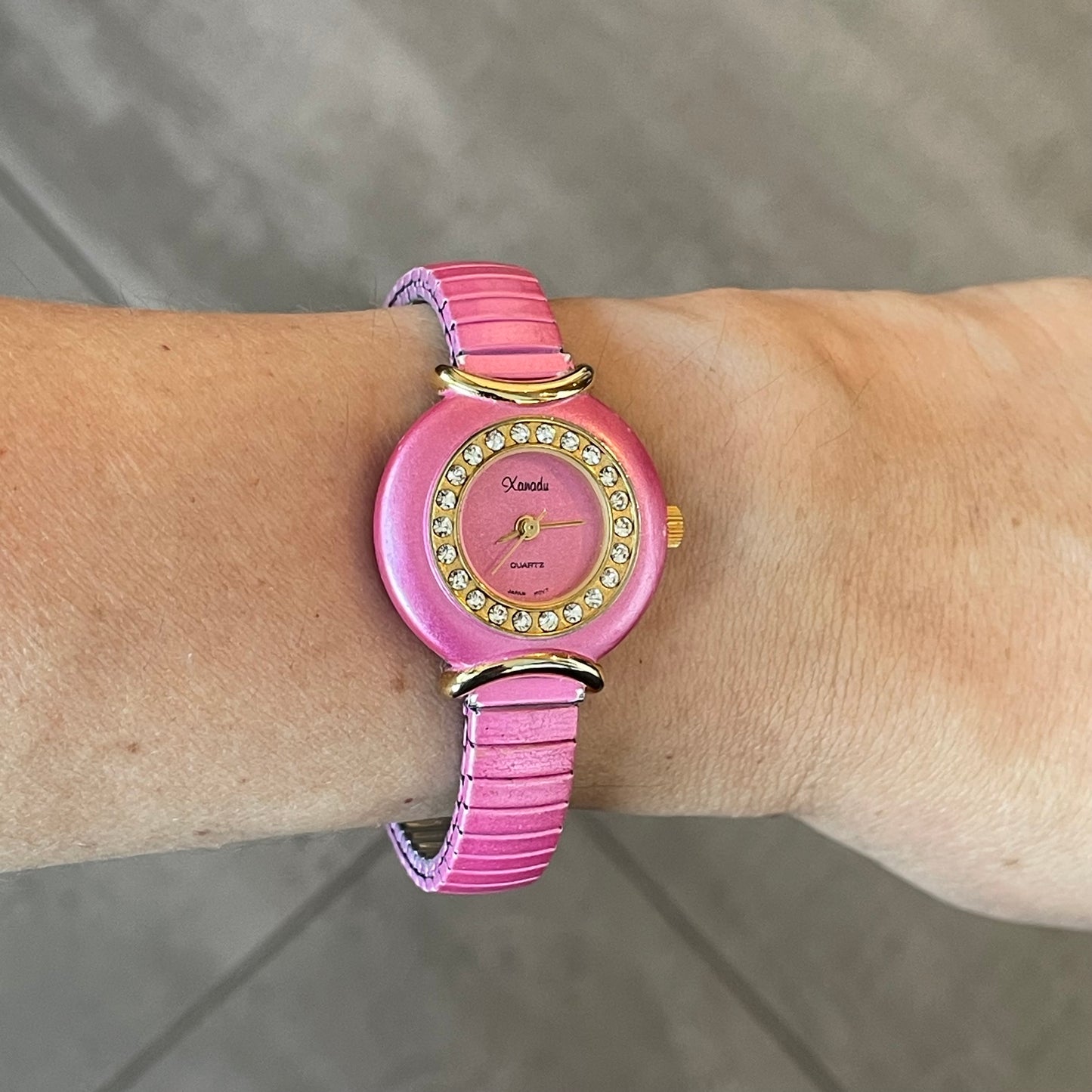 Reloj XANADU Mujer Año 2000 Rosa Cristales Expandible Y2K