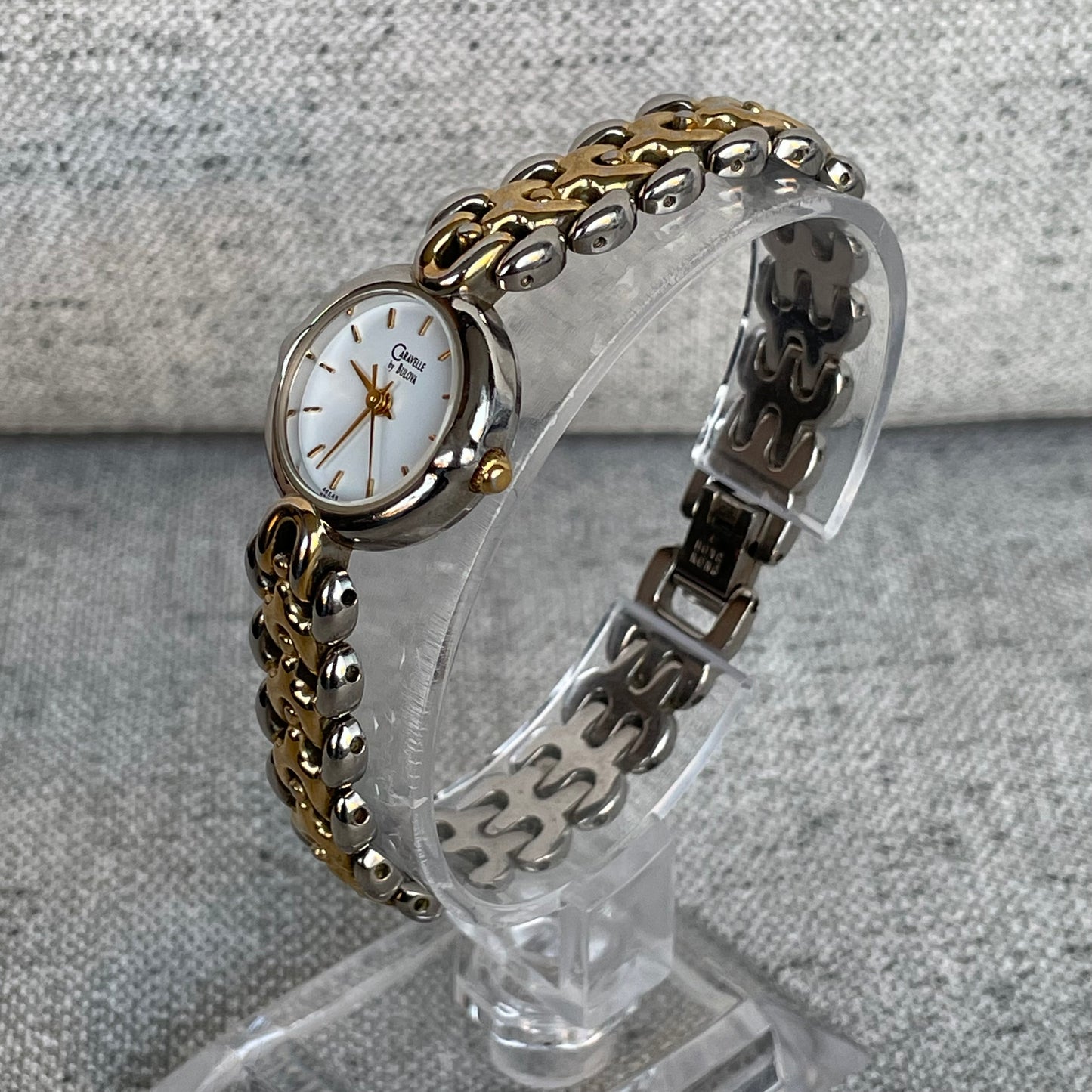 Reloj Joya Twotone Caravelle by Bulova Mujer 2000s