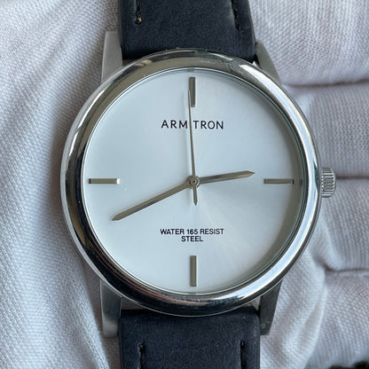Armitron Minimalista Acero 2010s Hombre Impecable Dial Mármol