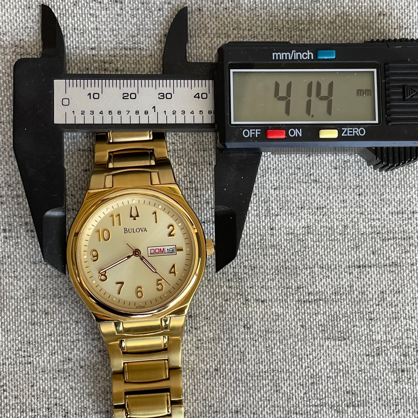 Reloj Bulova Hombre Dorado Day-Date 2008 Clásico Impecable único