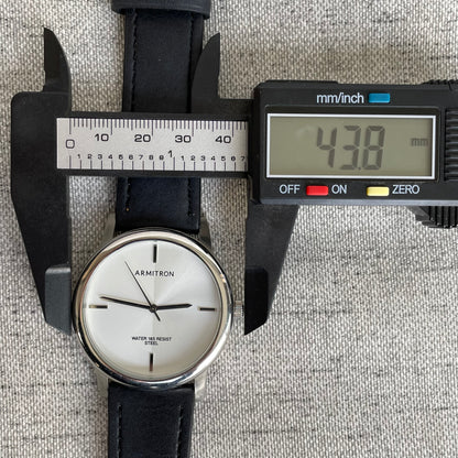 Armitron Minimalista Acero 2010s Hombre Impecable Dial Mármol