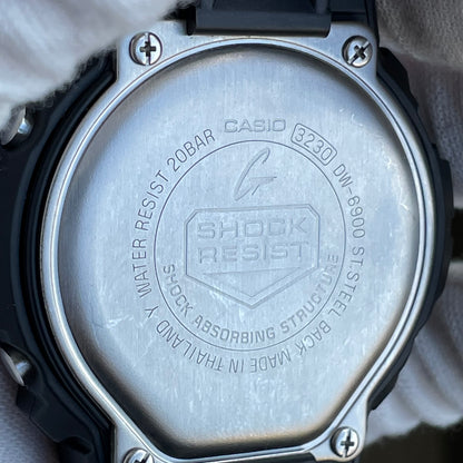 Reloj CASIO G-Shock 200M Illuminator DW-6900 Años 2000