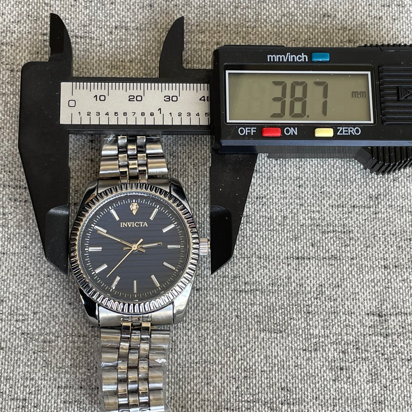 Reloj Invicta NUEVO Hombre Año 2018 Cara Azul Bisel Relieve