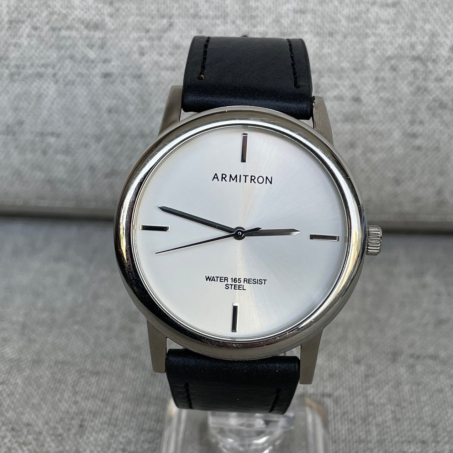 Armitron Minimalista Acero 2010s Hombre Impecable Dial Mármol