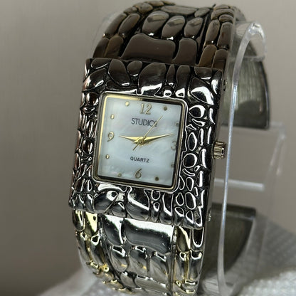 Reloj Joya Studio Time MadrePerla Mujer Años 2000 Cuff Brazalete Escultórico